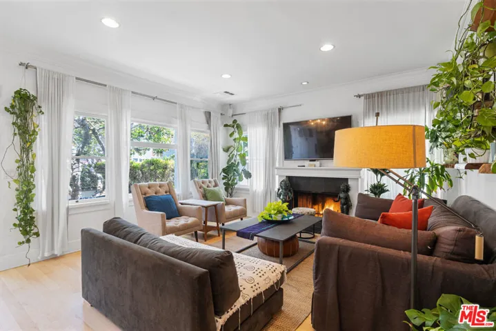 2802 2nd Street, Santa Monica, California 90405