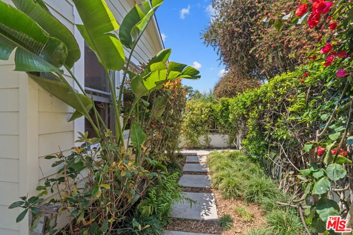 2802 2nd Street, Santa Monica, California 90405