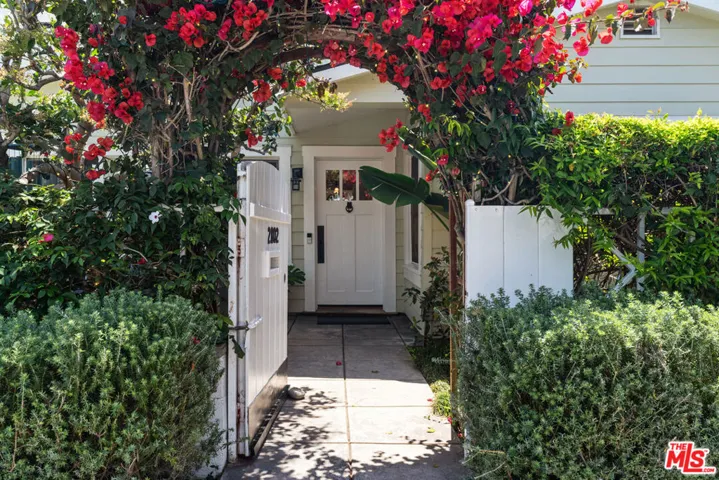 2802 2nd Street, Santa Monica, California 90405