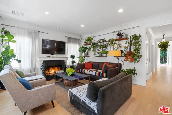 2802 2nd Street, Santa Monica, California 90405