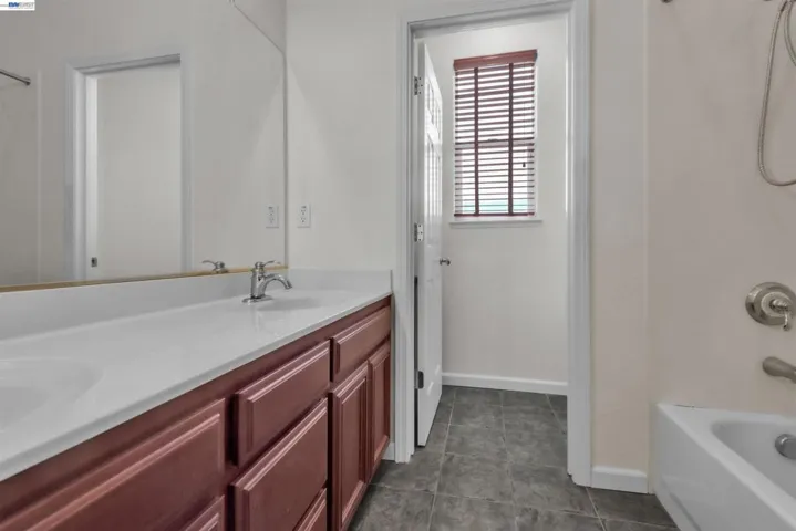 2630 Annette Ct, Tracy, California 95304
