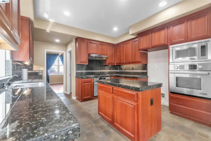 2630 Annette Ct, Tracy, California 95304