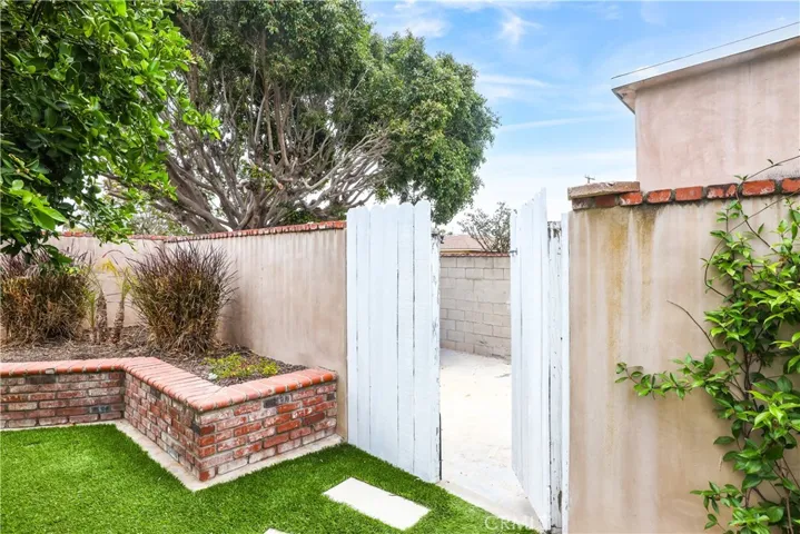 14622 Zane, Huntington Beach, California 92647