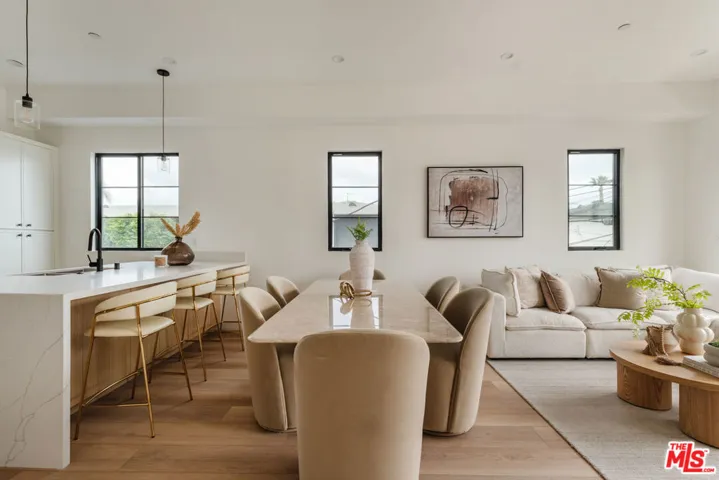 1952 1/2 S Garth Avenue 1/2, Los Angeles, California 90034