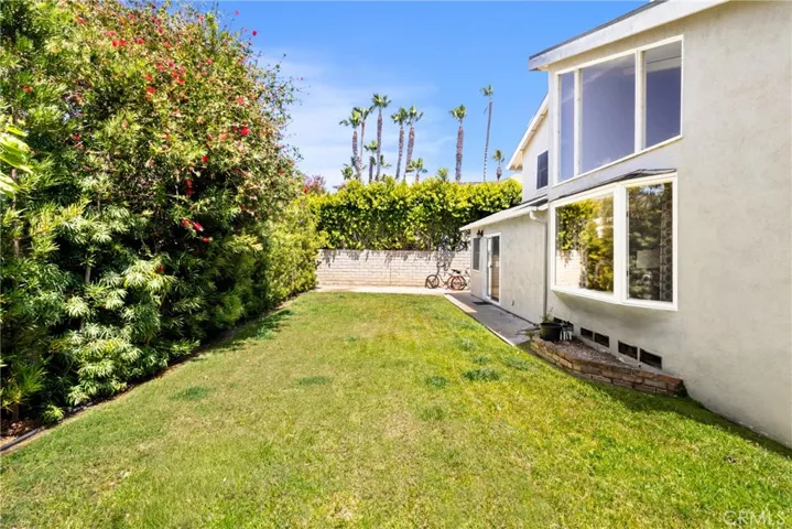6541 Segovia, Huntington Beach, California 92647