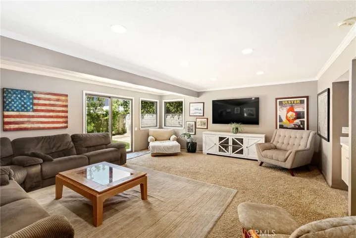 6541 Segovia, Huntington Beach, California 92647