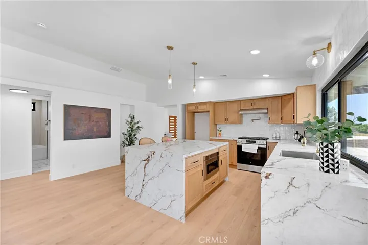 gourmet kitchen