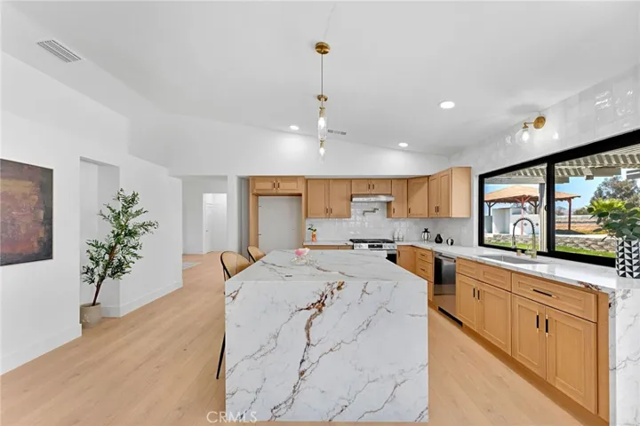 19414 Dry Gulch, Corona, California 92881