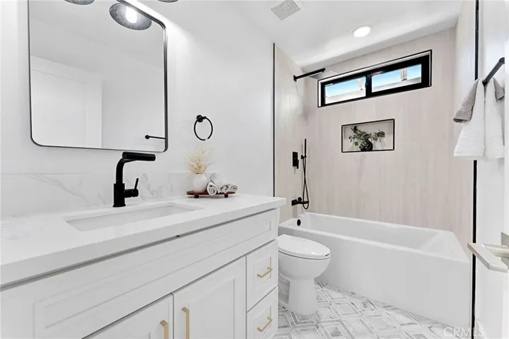 19414 Dry Gulch, Corona, California 92881