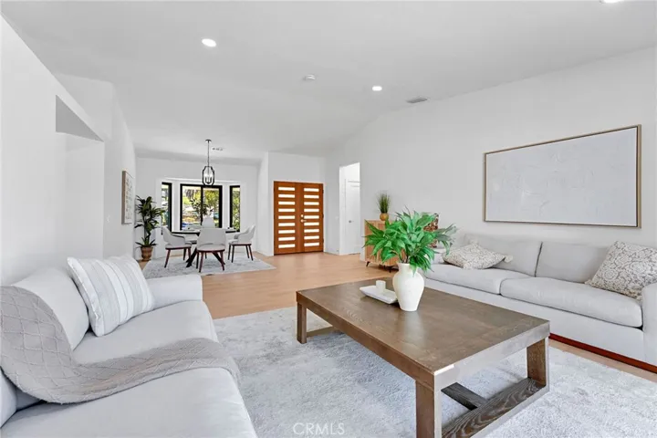 19414 Dry Gulch, Corona, California 92881