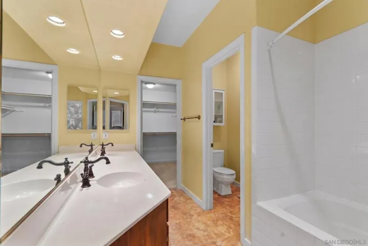 11249 Caminito Rodar, San Diego, California 92126