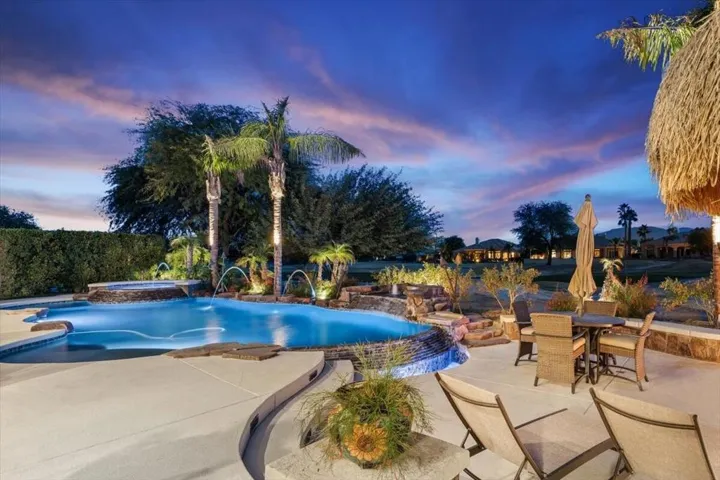 26-55-48 Vista Encantada -87