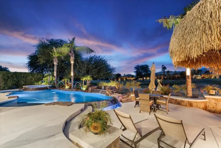 24-52-48 Vista Encantada -86