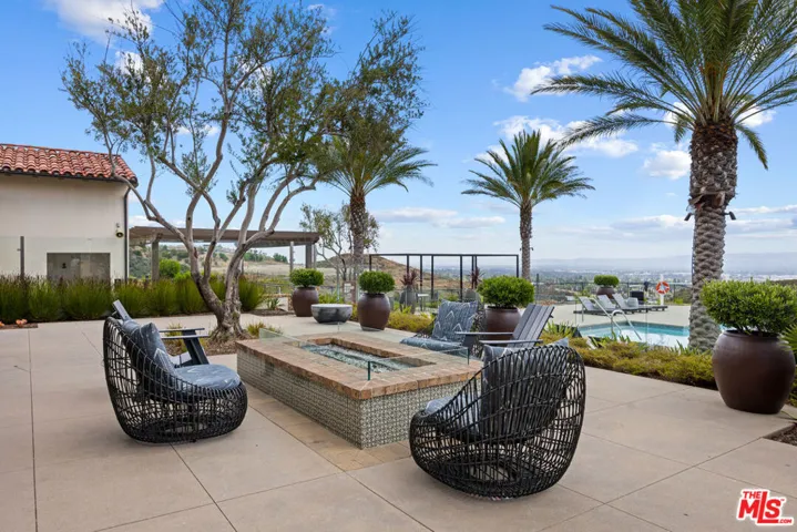 11728 Canoga Avenue, Chatsworth, California 91311