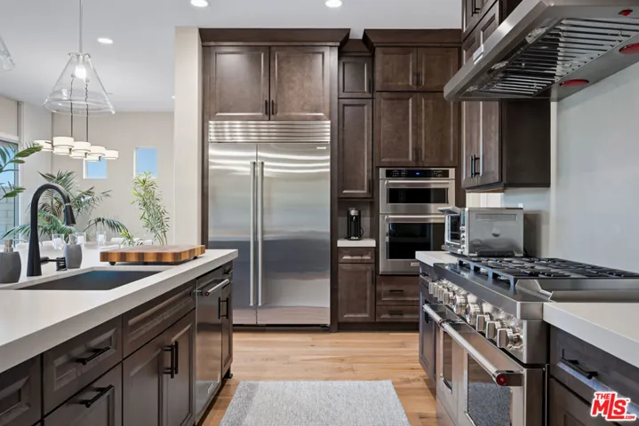 11728 Canoga Avenue, Chatsworth, California 91311