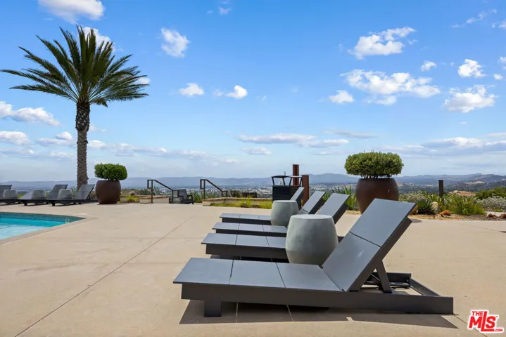 11728 Canoga Avenue, Chatsworth, California 91311