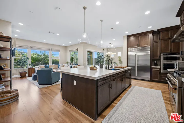 11728 Canoga Avenue, Chatsworth, California 91311