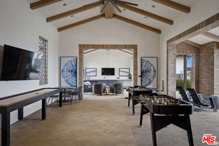 11728 Canoga Avenue, Chatsworth, California 91311