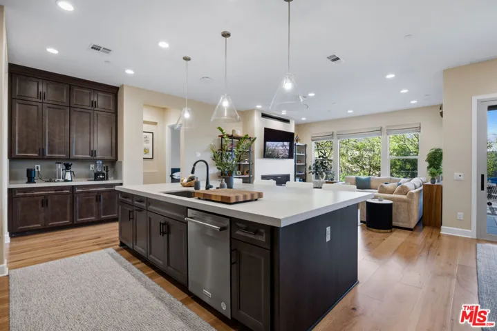 11728 Canoga Avenue, Chatsworth, California 91311