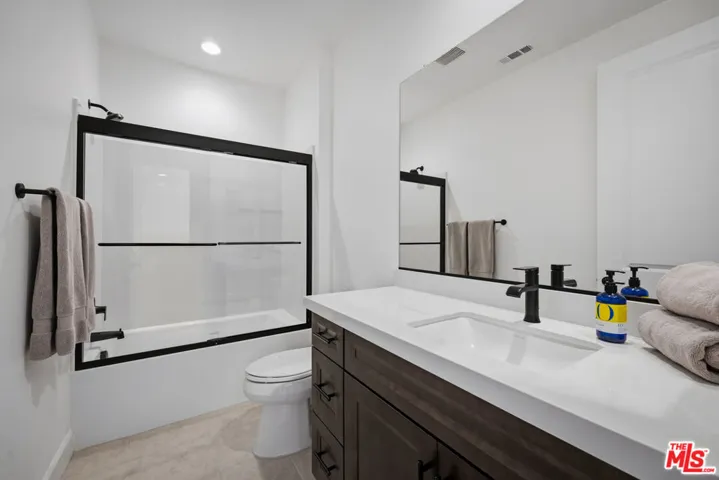 11728 Canoga Avenue, Chatsworth, California 91311