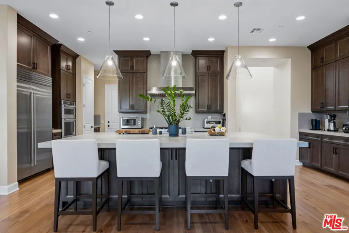 11728 Canoga Avenue, Chatsworth, California 91311
