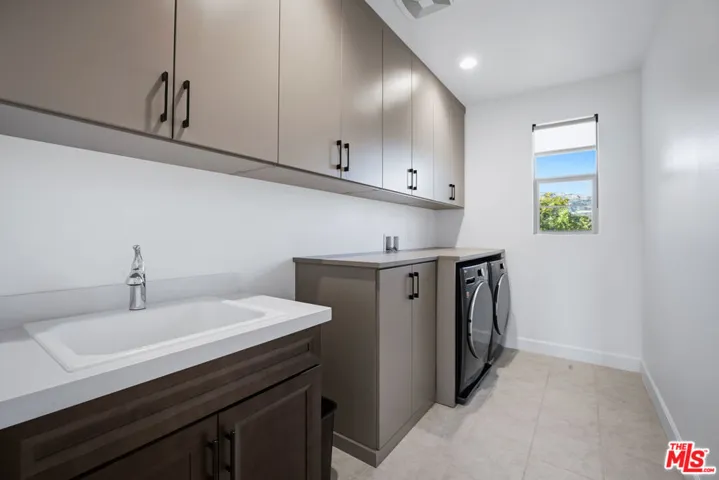 11728 Canoga Avenue, Chatsworth, California 91311