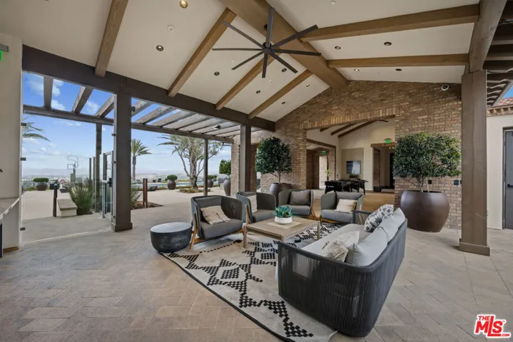 11728 Canoga Avenue, Chatsworth, California 91311
