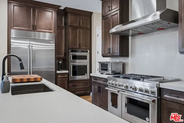 11728 Canoga Avenue, Chatsworth, California 91311