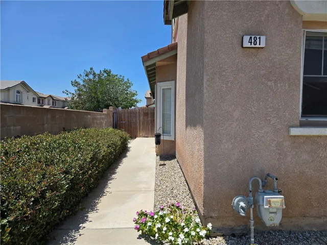 481 N Pinewood, Upland, California 91786
