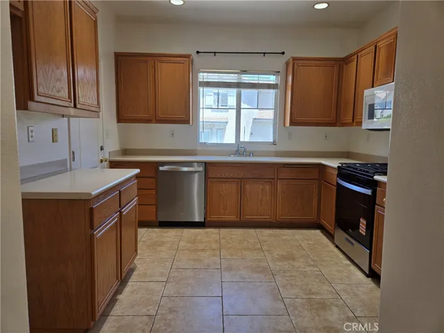 481 N Pinewood, Upland, California 91786