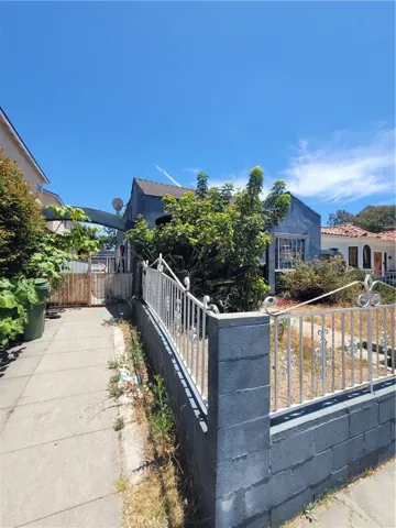 1532 Carmona, Los Angeles, California 90019