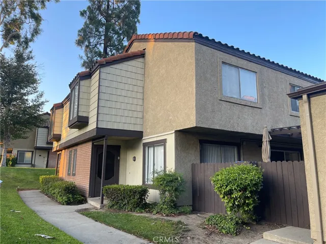 9386 Mesa Verde Dr B, Montclair, California 91763
