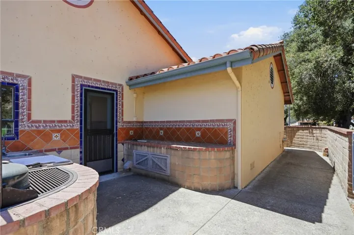9875 Suey Creek, Santa Maria, California 93454