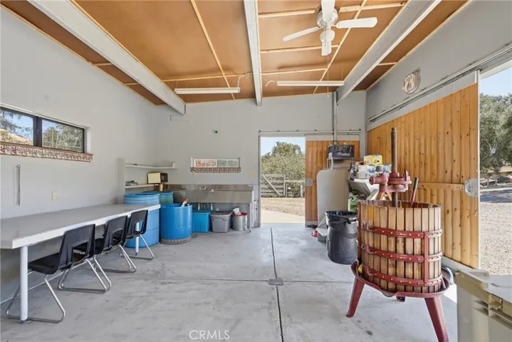 9875 Suey Creek, Santa Maria, California 93454