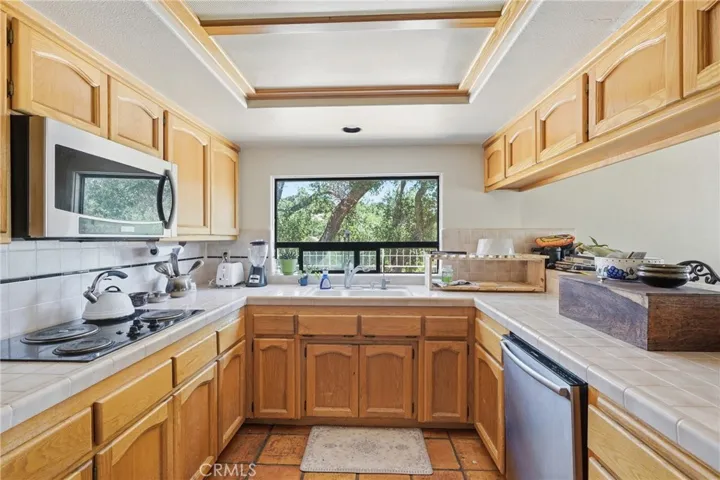 9875 Suey Creek, Santa Maria, California 93454