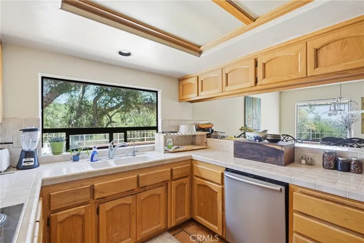 9875 Suey Creek, Santa Maria, California 93454