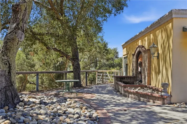 9875 Suey Creek, Santa Maria, California 93454