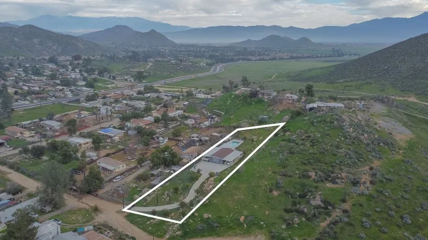 26460 Dale, Hemet, California 92545