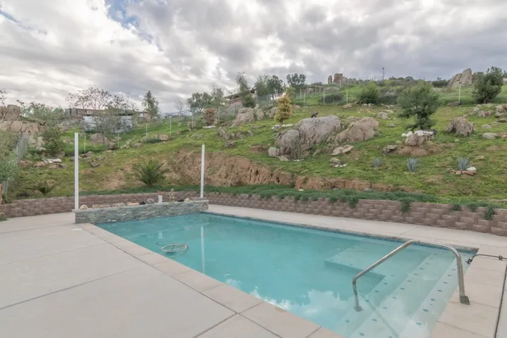 26460 Dale, Hemet, California 92545