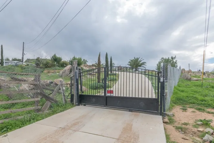 26460 Dale, Hemet, California 92545