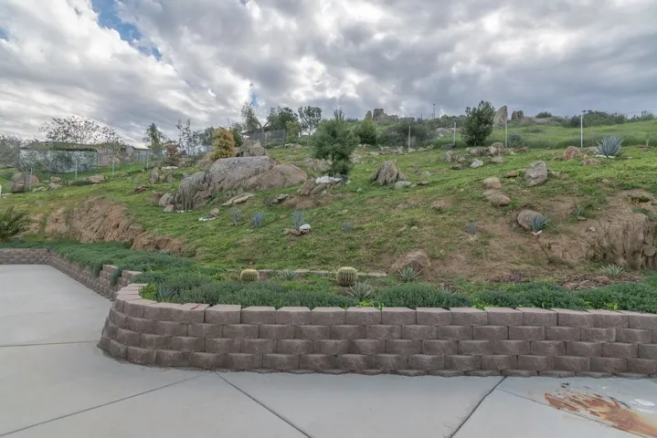 26460 Dale, Hemet, California 92545