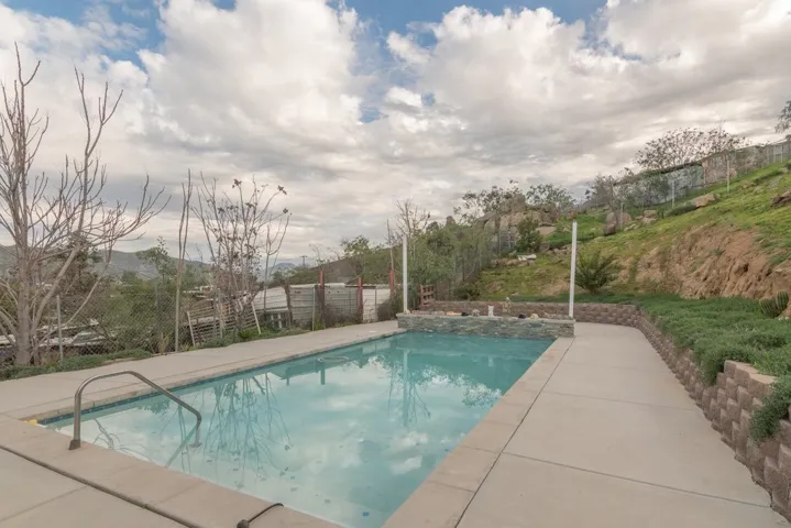 26460 Dale, Hemet, California 92545