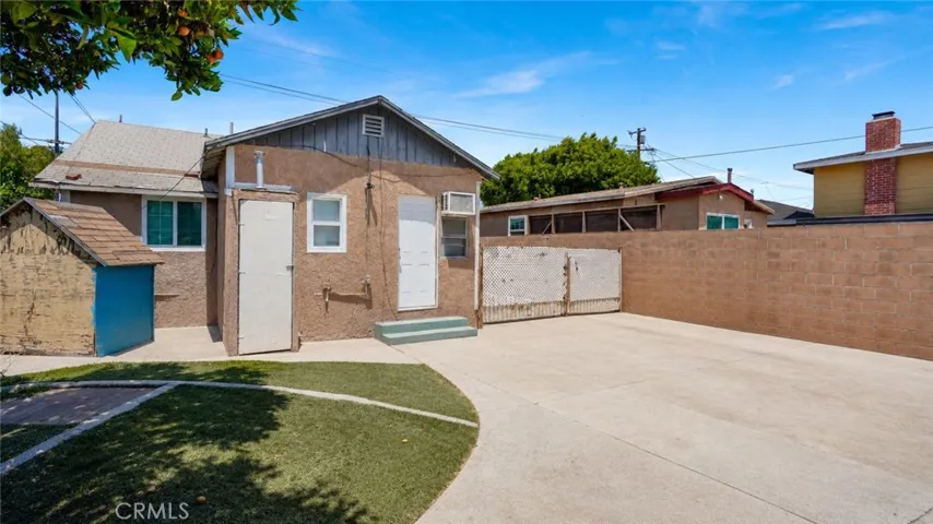 Unit 1546 Back Exterior