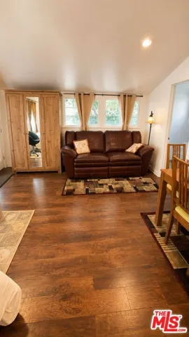 5240 Buffalo, Sherman Oaks, California 91401