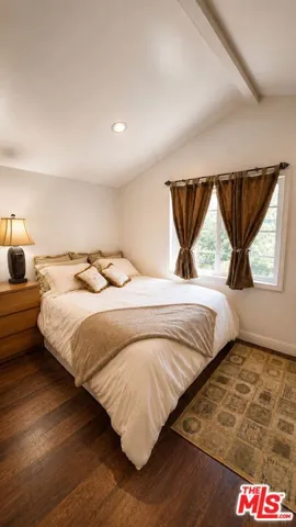5240 Buffalo, Sherman Oaks, California 91401