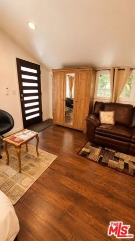 5240 Buffalo, Sherman Oaks, California 91401