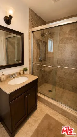 5240 Buffalo, Sherman Oaks, California 91401