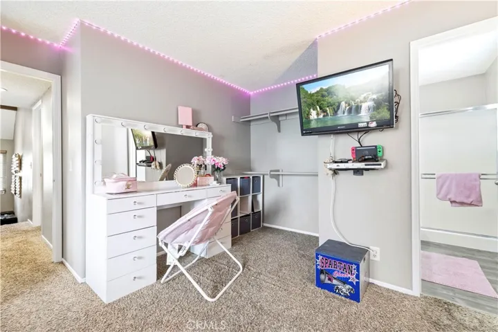 17955 River Circle 4, Canyon Country, California 91387