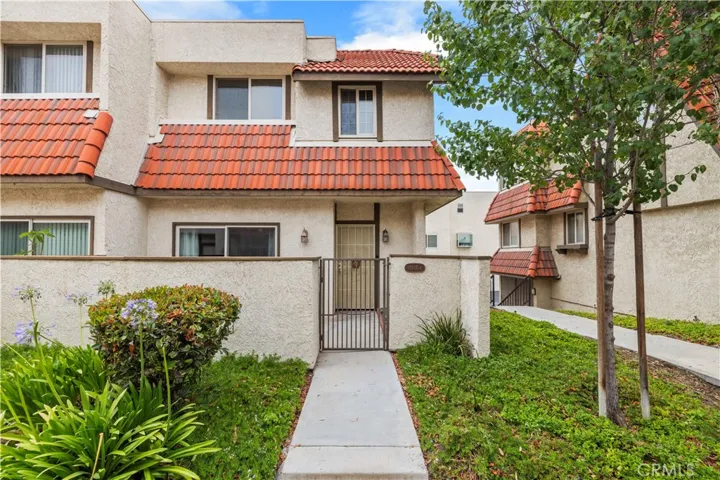 17955 River Circle 4, Canyon Country, California 91387