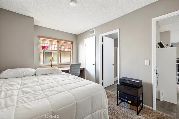 17955 River Circle 4, Canyon Country, California 91387